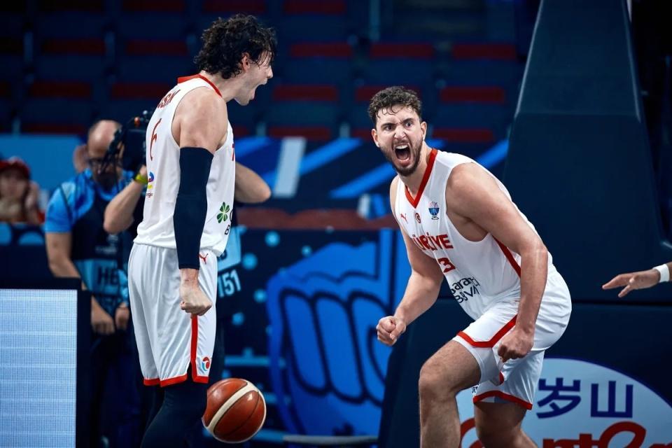 拒爆冷！土耳其男篮逆转瑞典晋级八强 申京24+16+6引5人上双